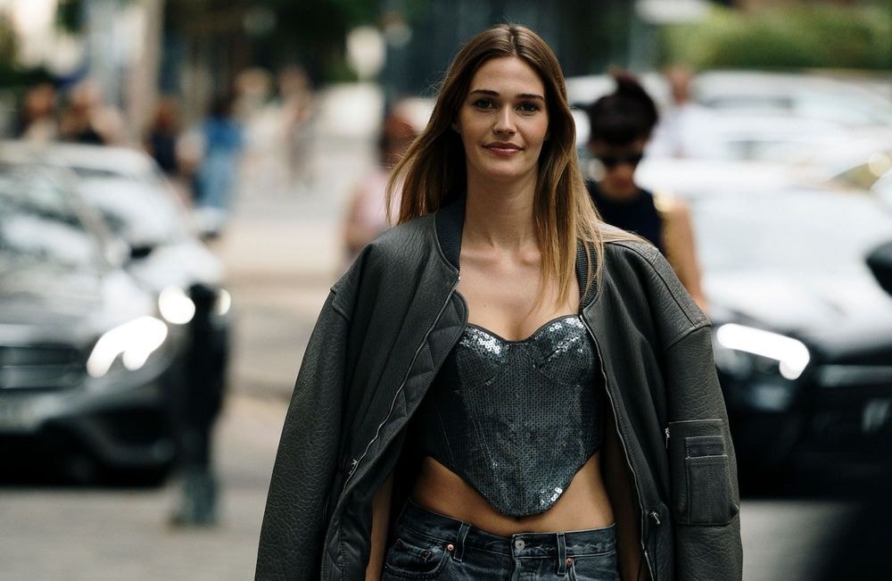 Porter un jean aux réveillons ? Voici pourquoi c'est une idée brillante