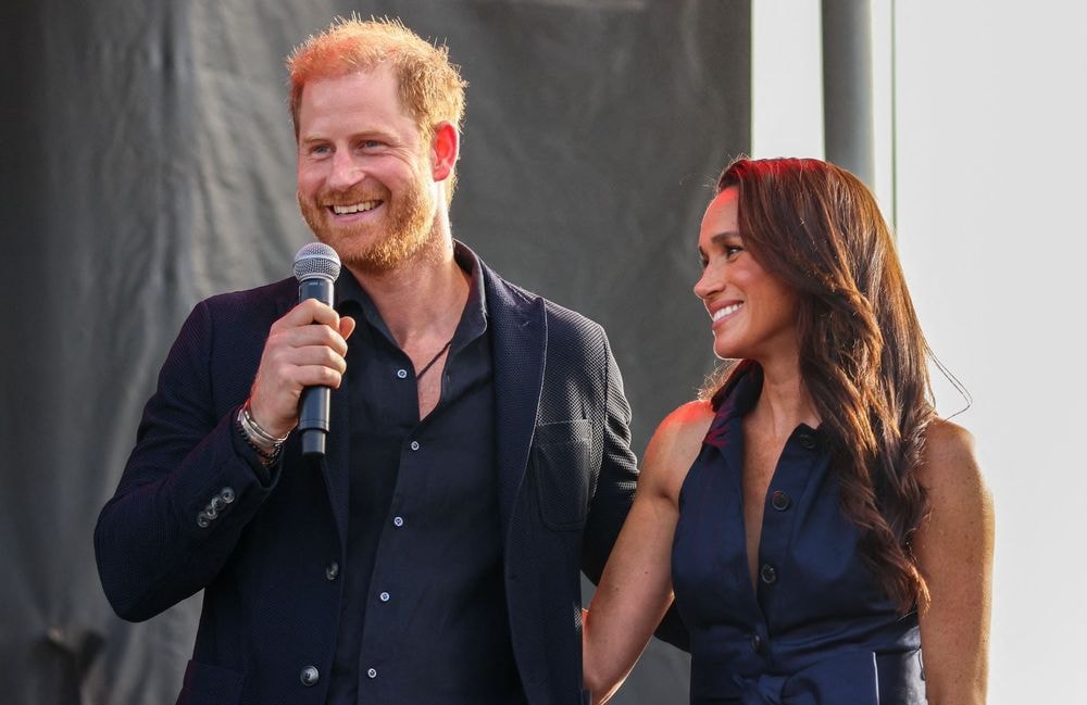 Meghan Markle fait une rare apparition en robe chemisier Carolina Herrera