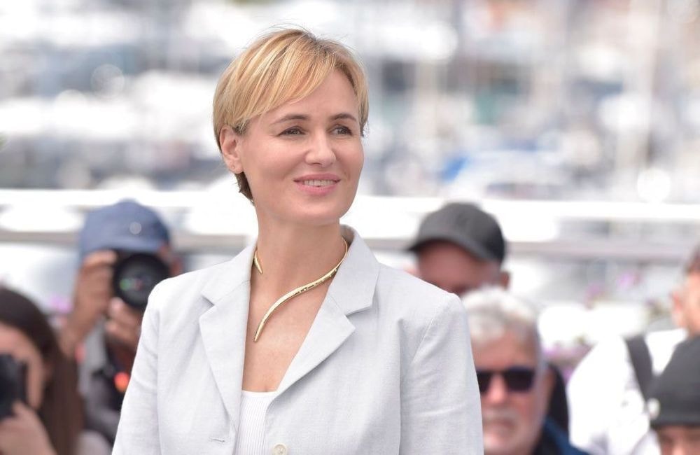 « J’ai besoin de vous » : Judith Godrèche demande au NFP de porter la question des violences sexuelles
