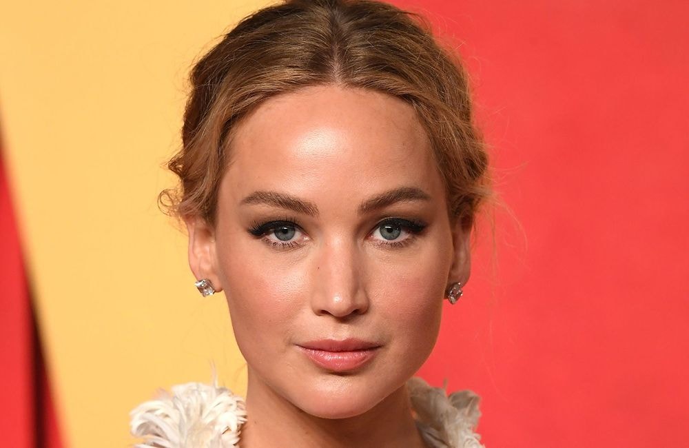 Enceinte de son deuxième enfant, Jennifer Lawrence dévoile sa nouvelle frange