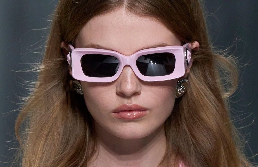 Du lilas au jaune beurre, les lunettes pastel investissent l'été