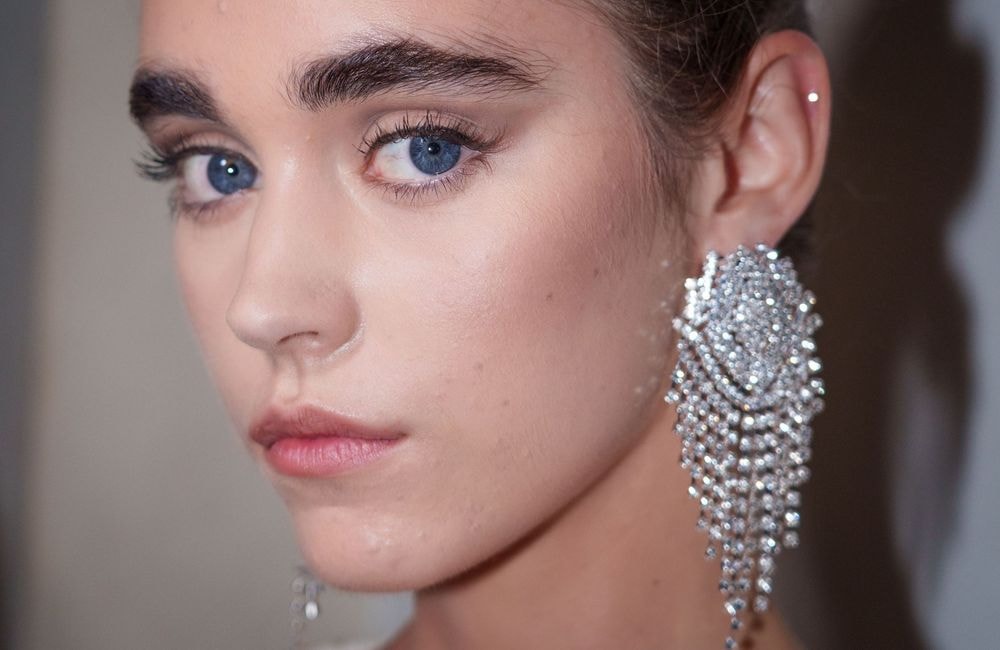 Cette astuce de make-up artist permet d'obtenir un véritable effet faux-cils seulement avec un mascara