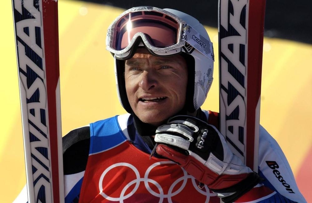 L’entraîneur de ski Joël Chenal, visé par une plainte pour agression sexuelle, interdit d’exercer