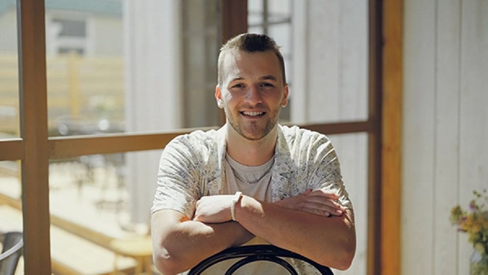 L'amour est dans le pré : "Chaud bateau !" Nathan tombe le haut et fait grimper la température sur Instagram