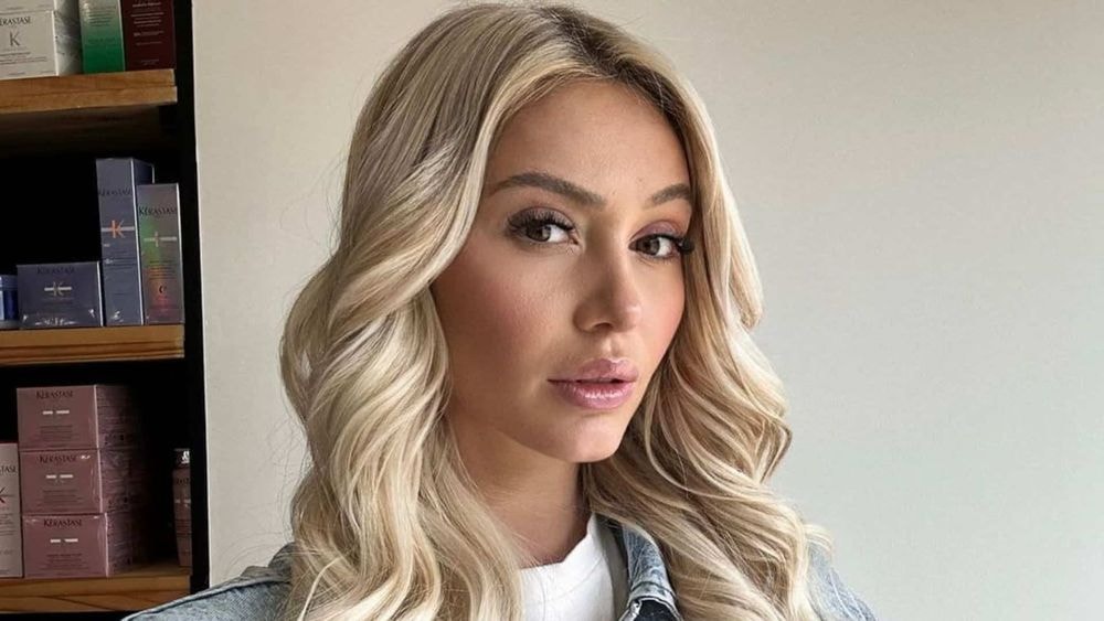 "Je me suis senti vidée, dévastée" : Eloïse Appelle atteinte d'un cancer du sein agressif, elle se montre le crâne rasé
