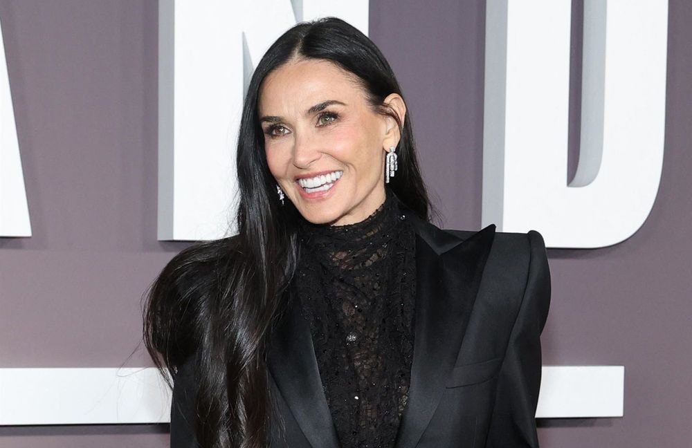 Demi Moore : tout en transparence et paillettes, elle joue la carte du glamour à la première de « Landman »