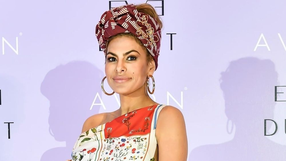 Au top à 51 ans, Eva Mendes révèle sa routine beauté héritée de sa mère : "Elle m'a toujours dit de le faire"