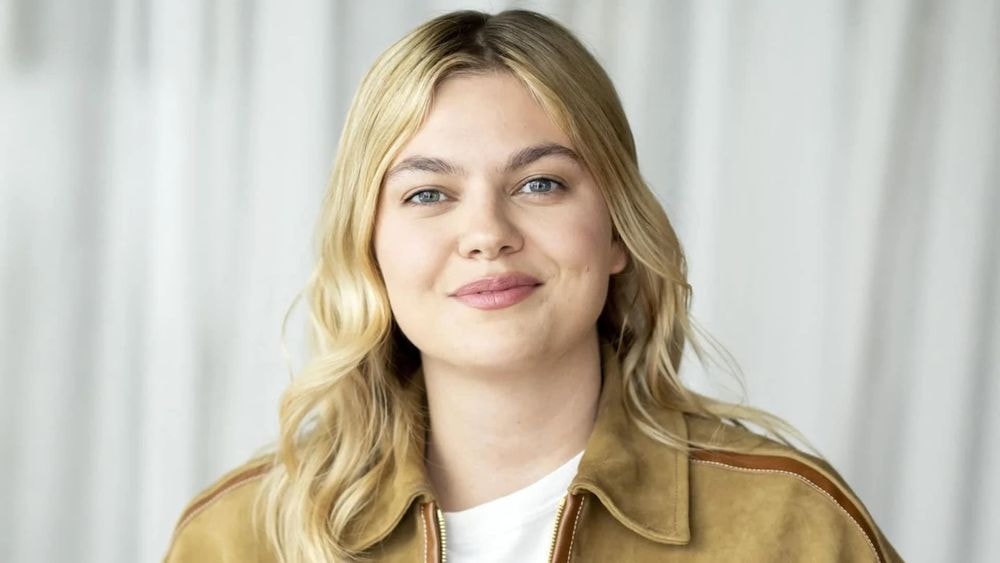 Louane : la chanteuse prend une décision radicale pour la préparation de l'Eurovision, "c'est trop toxique" !