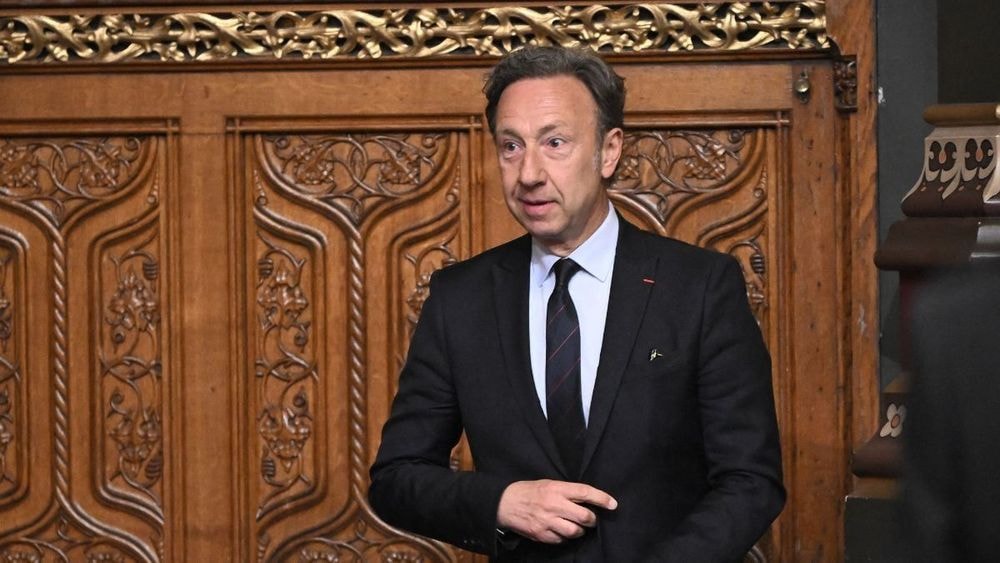 "Ça a rué dans les brancards..." : Stéphane Bern brouillé avec France Télévisions à cause de Danse avec les stars ?