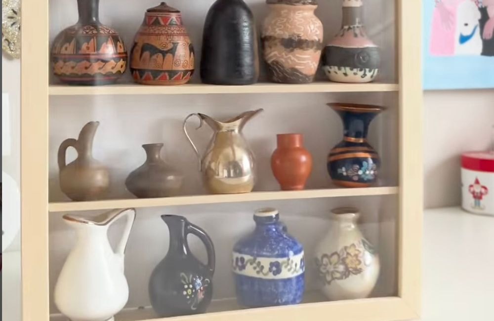 IKEA Hack : sans couper ni coller, on transforme un cadre en mini vitrine