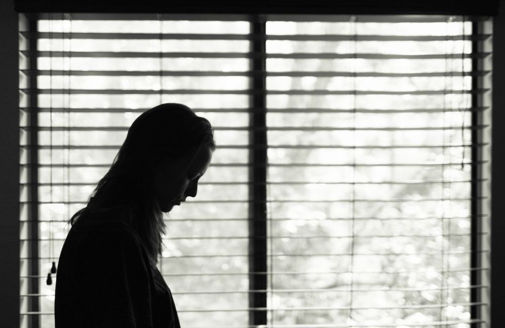 Violences conjugales : faute de place, des femmes contraintes de retourner chez leur agresseur