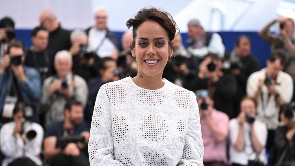 "La vie de chanteuse est un peu une arnaque" : Amel Bent se confie sur la réalité de sa vie d'artiste