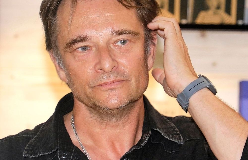 « Elle y tient beaucoup » : David Hallyday raconte la joie de Laura Smet face à sa reprise du titre « Laura »