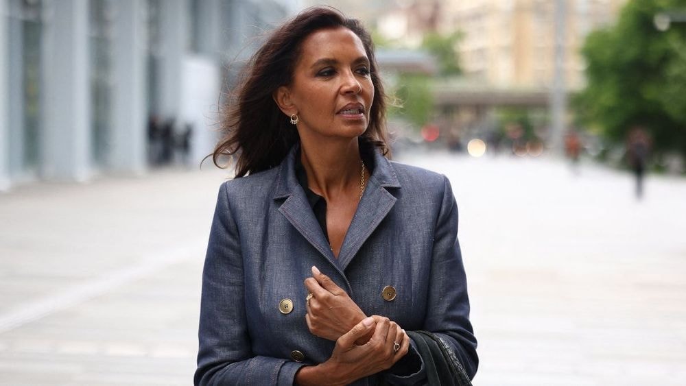 "Ce qui me ferait changer" : Karine Le Marchand va-t-elle quitter la présentation de L'Amour est dans le pré ?
