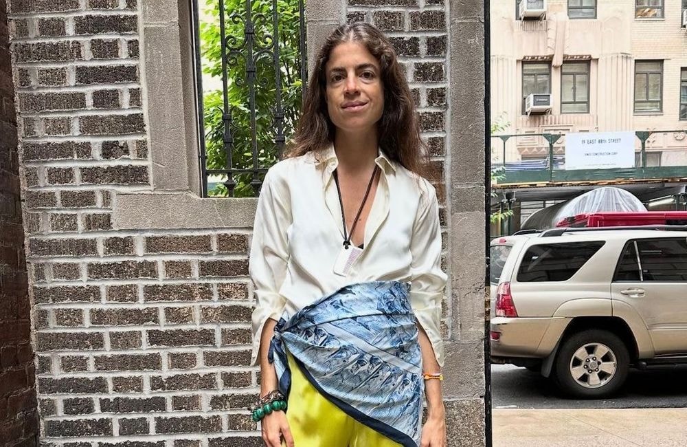 Eté 2024 : cette manière inattendue de porter le foulard séduit les fans de mode