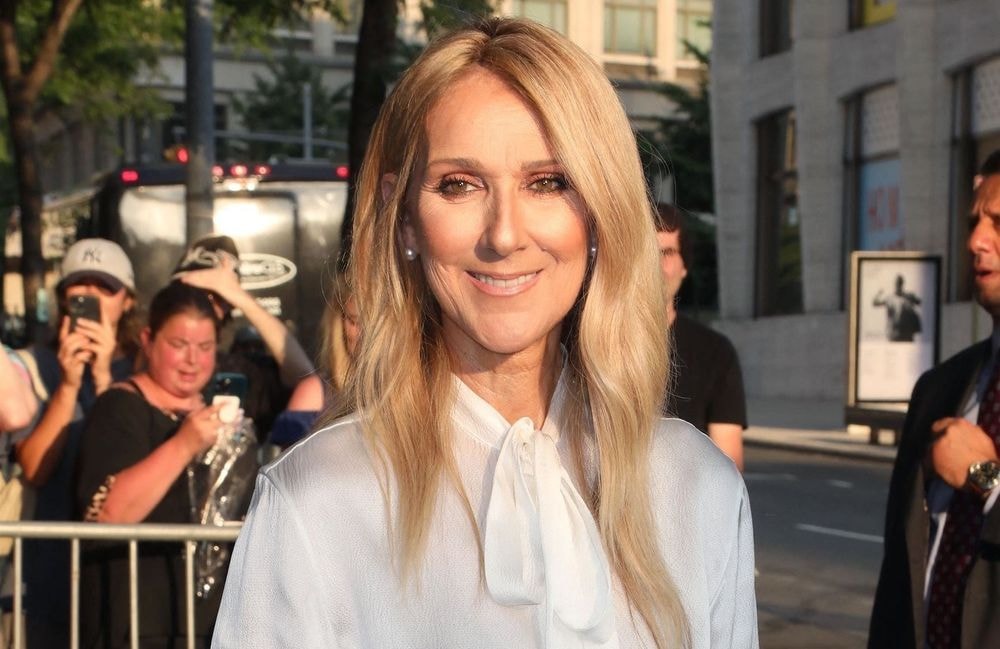 Céline Dion ravive nos souvenirs d’adolescence avec ce jean audacieux