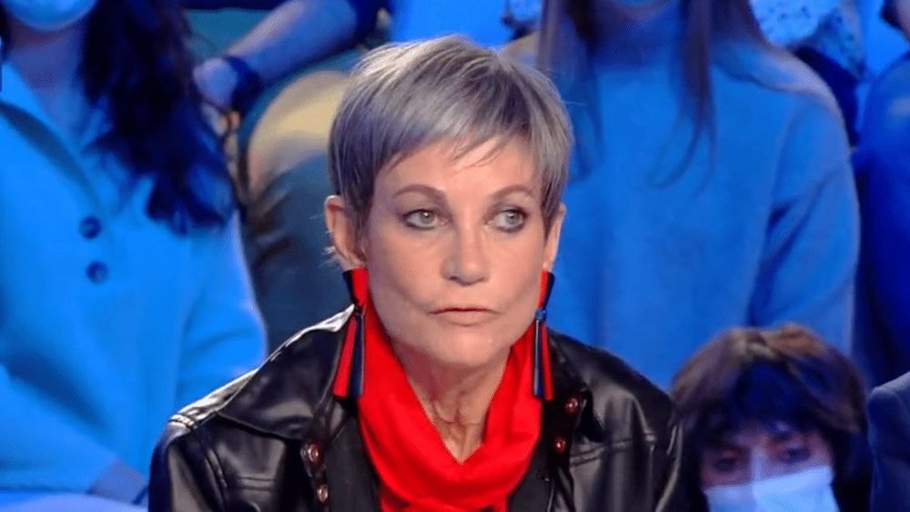Isabelle Morini-Bosc, choque à 67 ans avec son anecdote olé-olé : "Ça fait mal aux…