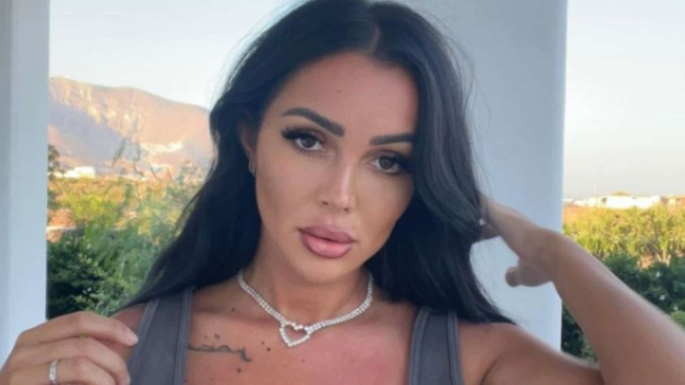 "C'est moi sa maman..." : Fidji Ruiz touchée par un drame, elle se confie sur cette terrible décision qu'elle doit prendre !