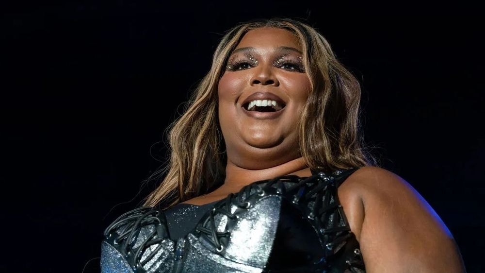 Lizzo prend une décision radicale : non, elle n’arrête pas sa carrière musicale