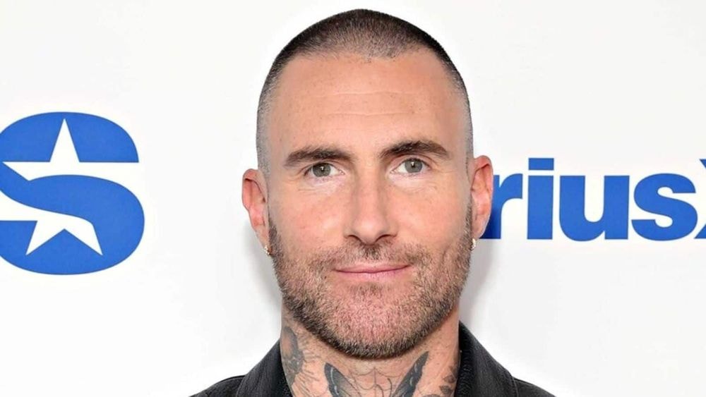 "S'il te plaît, Seigneur, soigne Adam Levine" : le chanteur de Maroon 5 sème la panique sur la Toile
