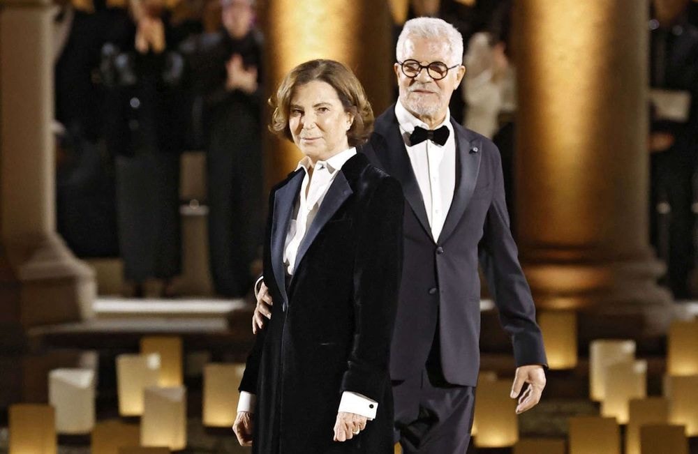 Giorgio Armani : qui est sa nièce Silvana, venue saluer le public à la fin du défilé ?