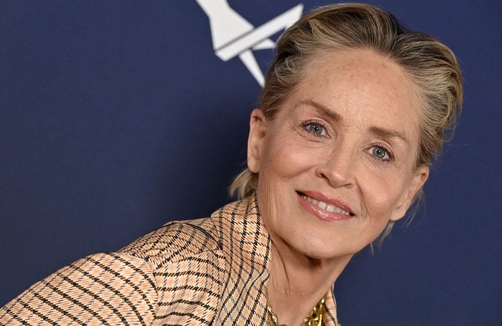 Sharon Stone : à 66 ans, l’actrice mise sur un maquillage minimaliste
