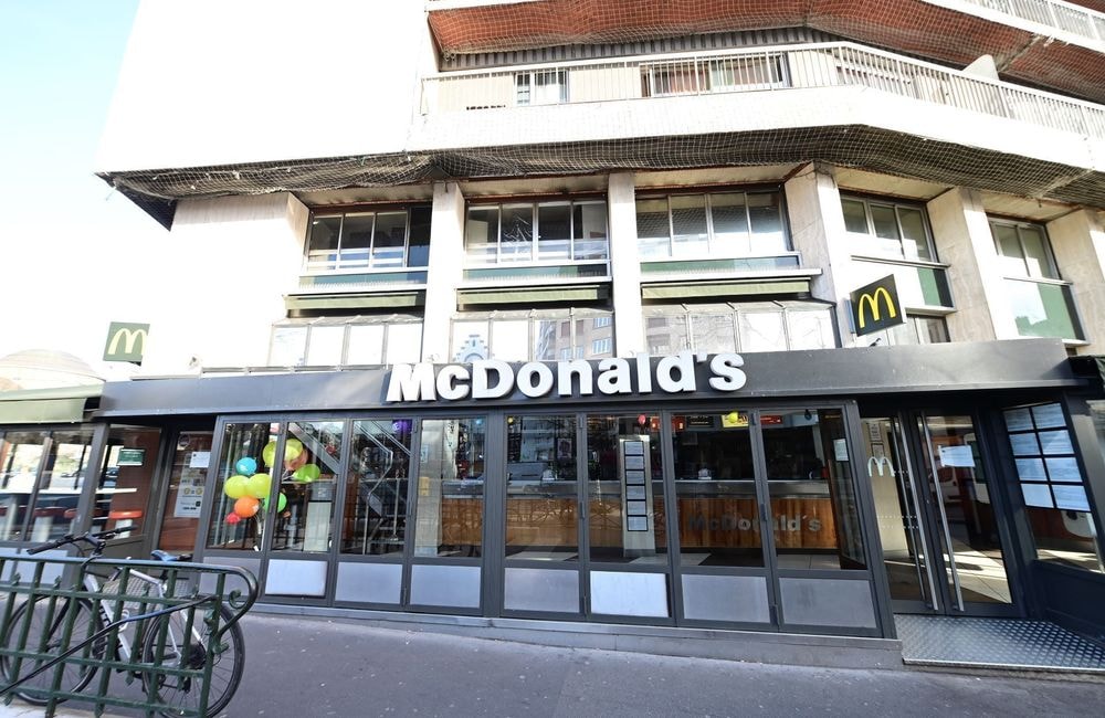 Paris : un sexagénaire tué par balles dans un McDonald’s