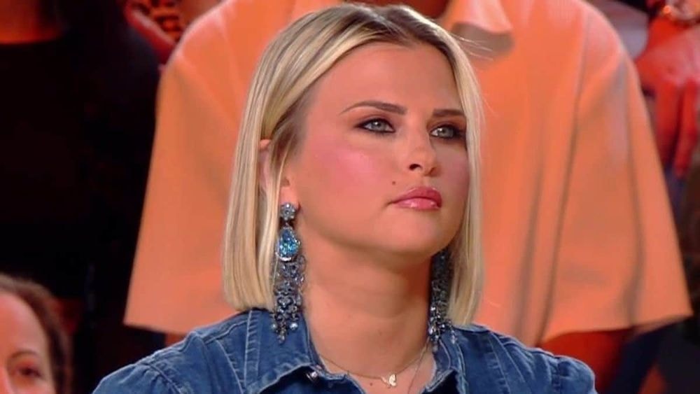 Cyril Hanouna et Kelly Vedovelli au bord de la dispute dans TPMP !