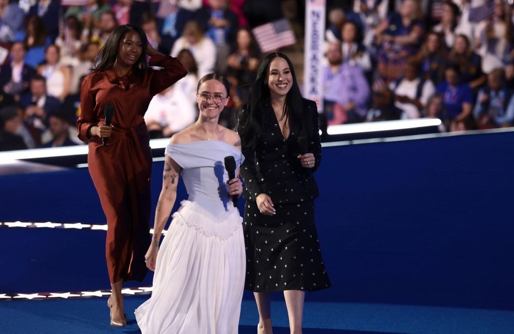 Joe Ando, le TikTokeur derrière la robe personnalisée d'Ella Emhoff à la convention démocrate