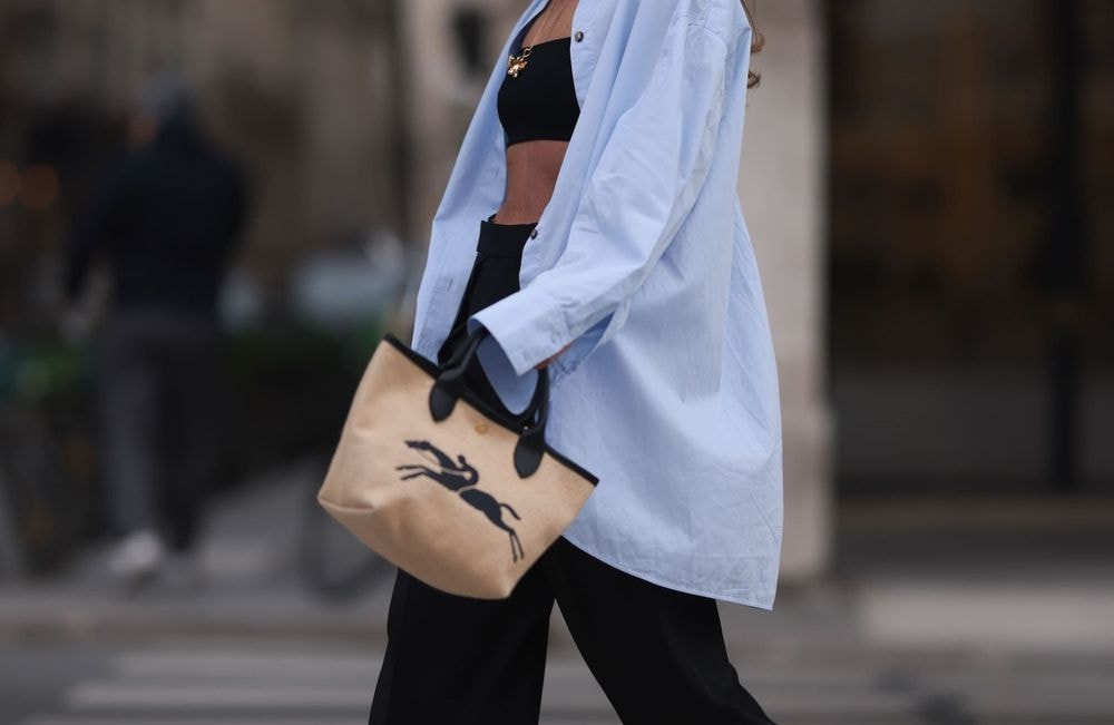 Les Françaises ne jurent que par ce petit sac vintage