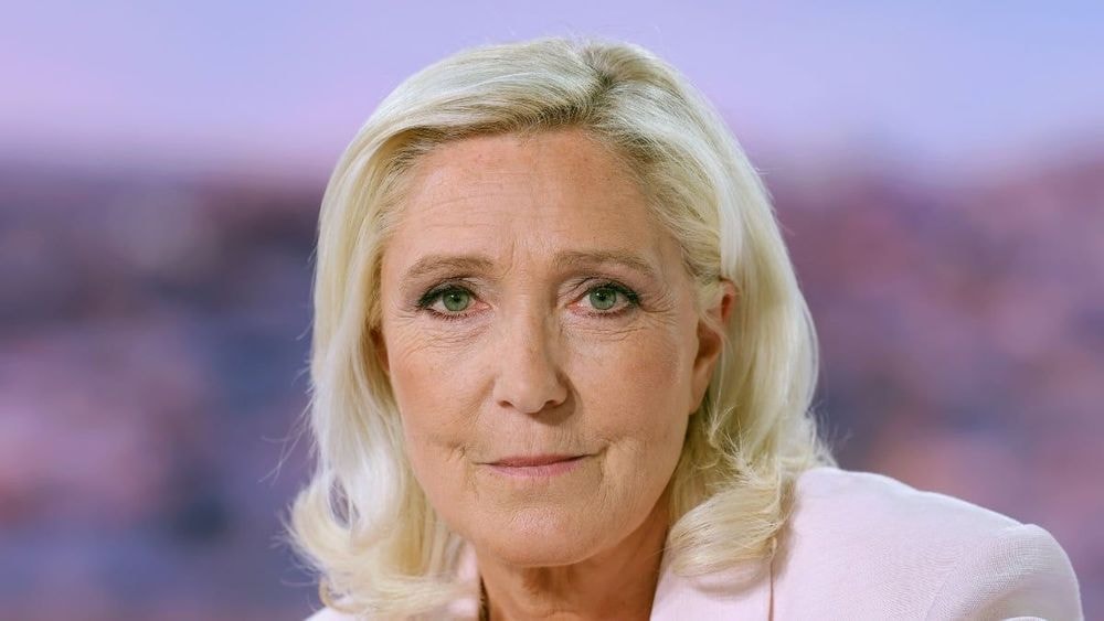 Marine Le Pen se donne à fond "avec son amie" et révèle sa "nouvelle vie d’ascète" entre détox et sport