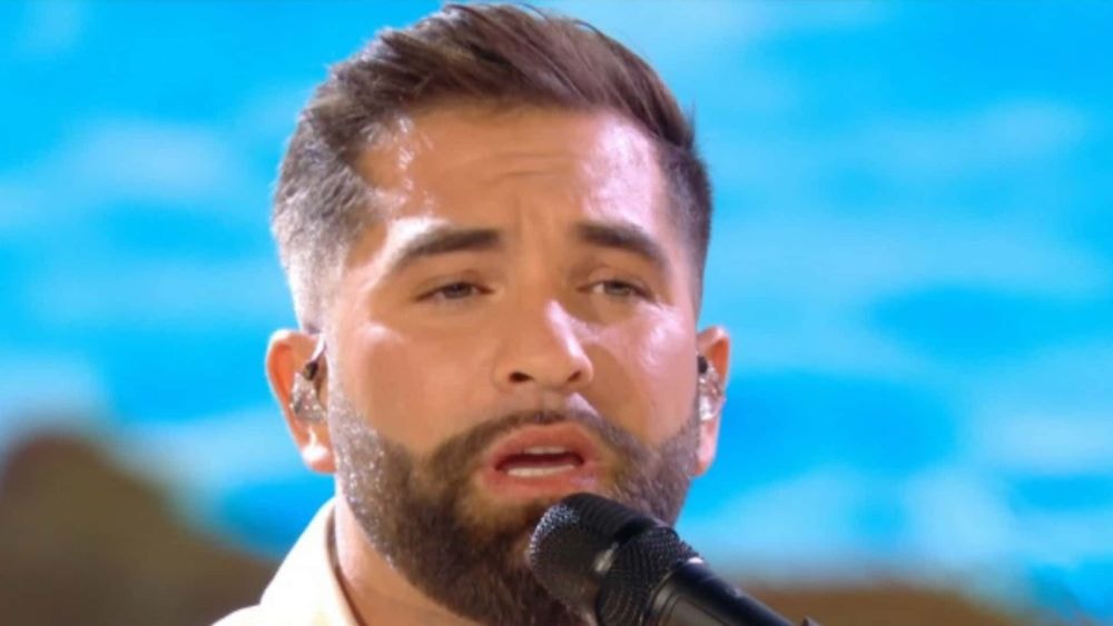 Kendji Girac : il fait son grand retour sur scène depuis l’accident !
