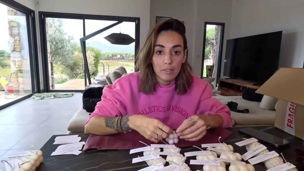 Hilona Gos : très critiquée après avoir jeté une tranche de fromage sur son bébé, elle pousse un coup de gueule !