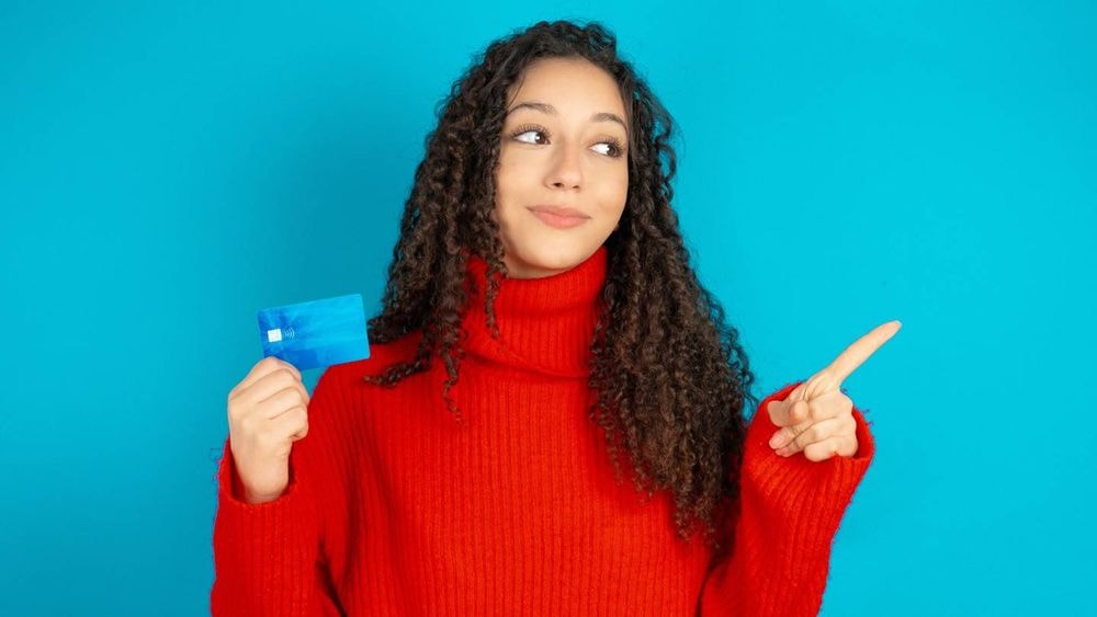 Banque en ligne : comment éviter que votre carte bancaire devienne payante