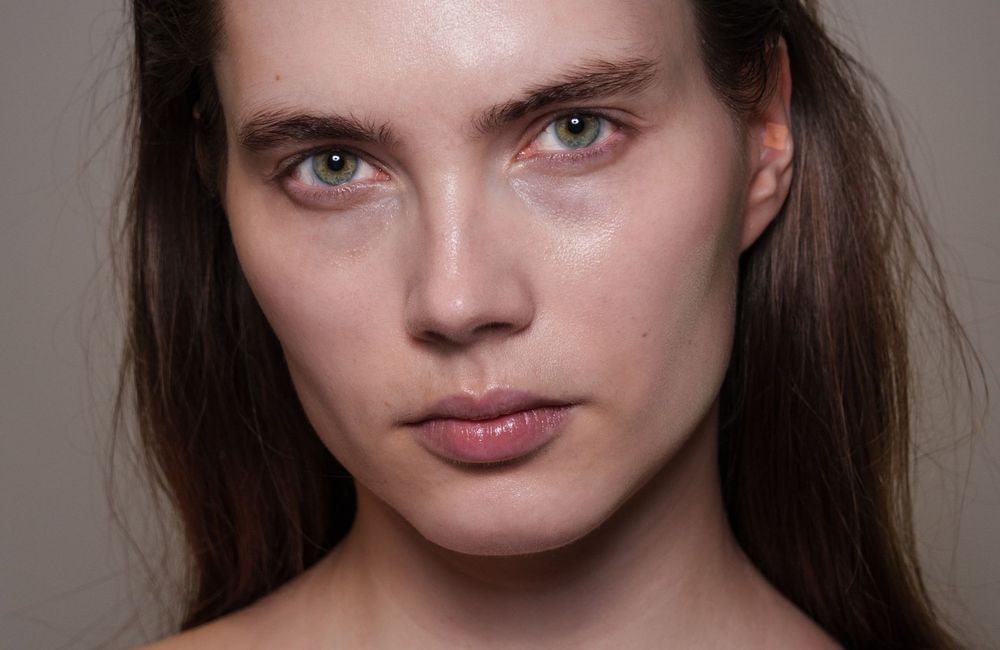 Rouge à lèvres : trouver son nude parfait devient plus simple grâce à cette astuce surprenante