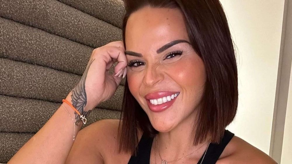 Sarah Fraisou : en couple, elle officialise sa nouvelle relation avec un adorable cliché !