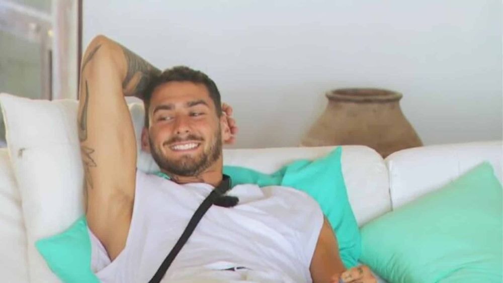 Patrick (La Villa des cœurs brisés) évoque son trio avec Vincent Queijo et Gabriel : "On ne se tire pas vers le haut"