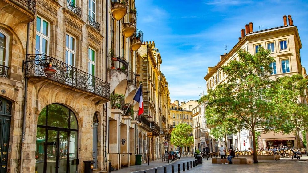 Marché immobilier à Bordeaux : stabilité relative des prix en octobre 2025