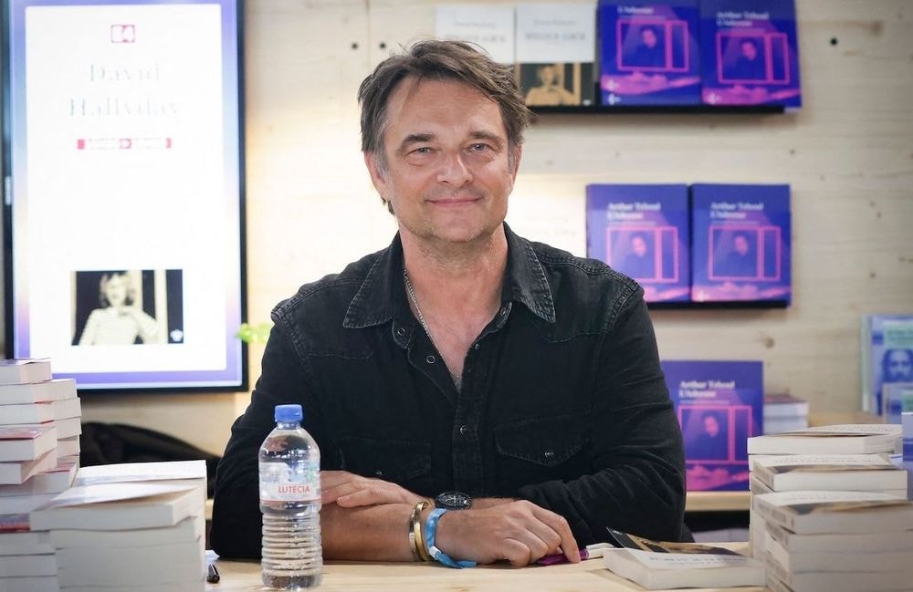David Hallyday, grand-père à 59 ans : « Ça m'a fait bizarre parce que mes filles sont jeunes »