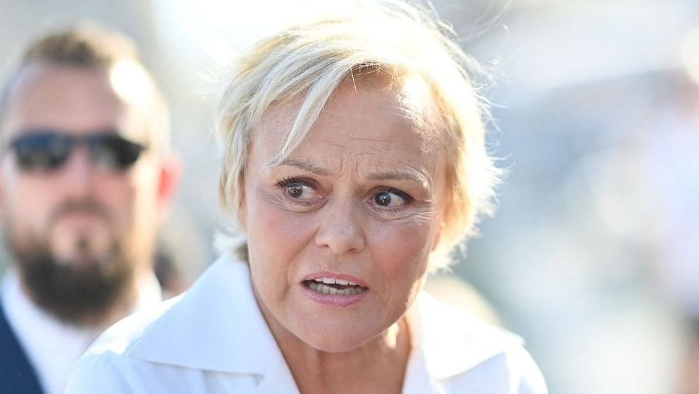 Muriel Robin (69 ans) saisit la justice : son gros coup de gueule : "Je tiens à vous le dire..."