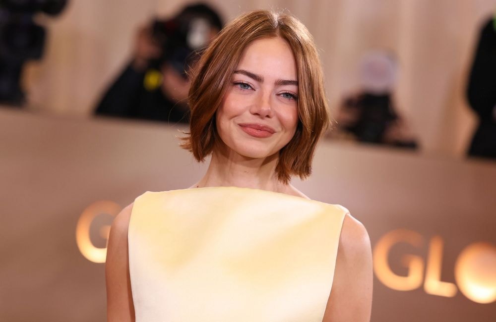 Le carré post-« Bugonia » d'Emma Stone, la coiffure idéale pour mettre en valeur les cheveux courts…