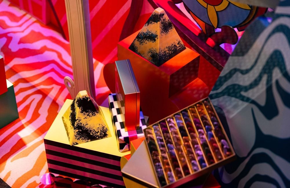 Le best of food de la semaine : le repas de Colette, la pyramide du Louvre en chocolat et un livre pour célébrer les sauces