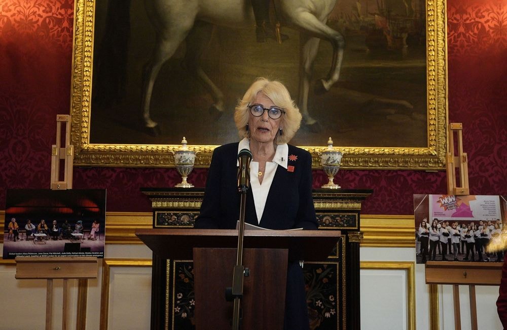 La reine Camilla s’exprime sur les violences faites aux femmes dans un discours fort : « Vous n'êtes pas seules »