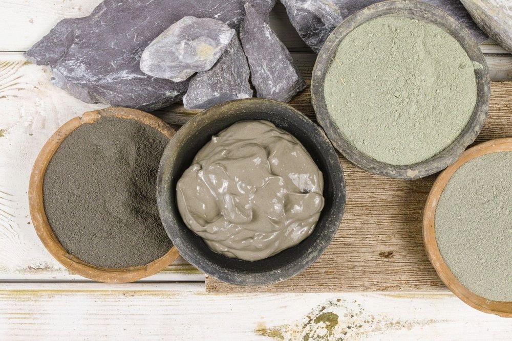 Blanche, verte, rouge… Quelle argile choisir pour mes soins cosmétiques ?