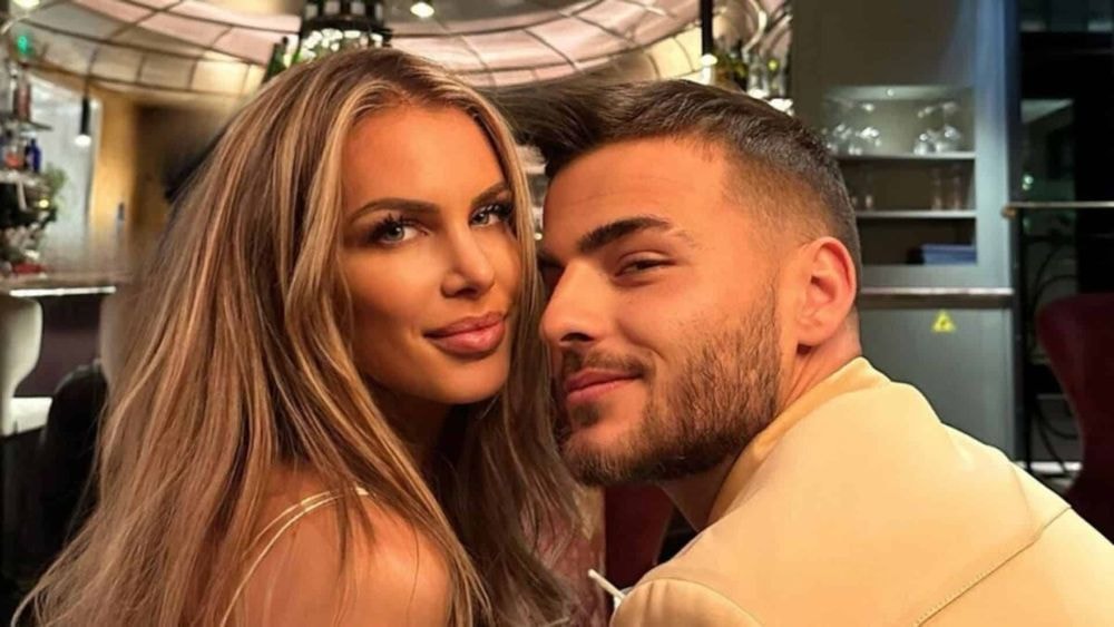 "J'ai été ton brouillon" : Adixia fait des révélations sur son ex-relation très compliquée avec Simon Castaldi