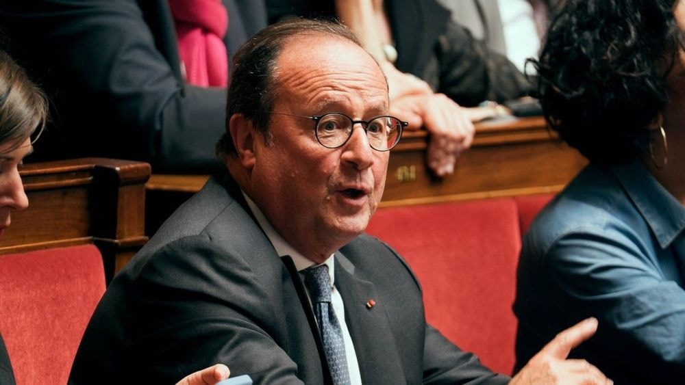 François Hollande prêt à lâcher un énorme scoop, Jean-Michel Aphatie lui coupe l'herbe sous le pied