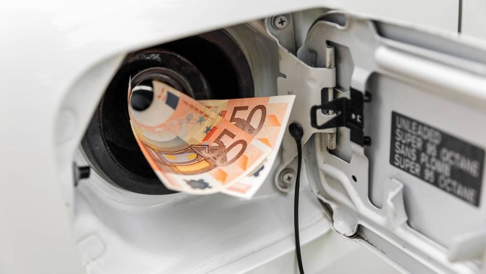 Prime carburant de 100 euros : les premiers versements toujours attendus