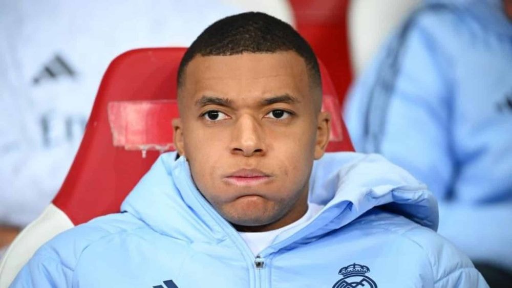 "L’équipe de France je la mets de côté et je m’en fous" : Kylian Mbappé critiqué pour son comportement en marge du match Israël-France