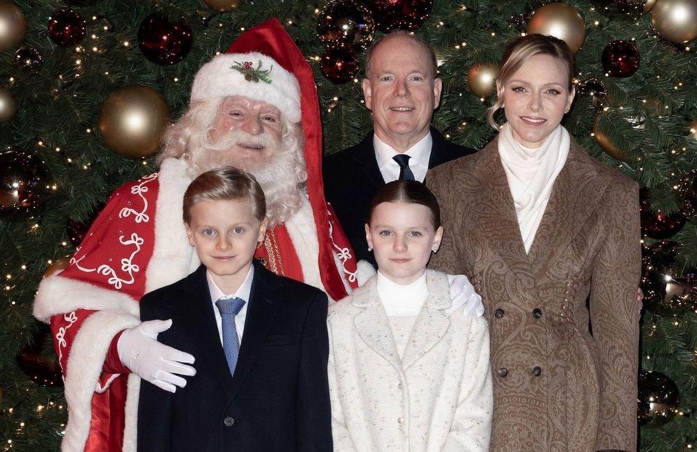 Albert et Charlène de Monaco dévoilent leur traditionnelle carte de vœux avec Jacques et Gabriella