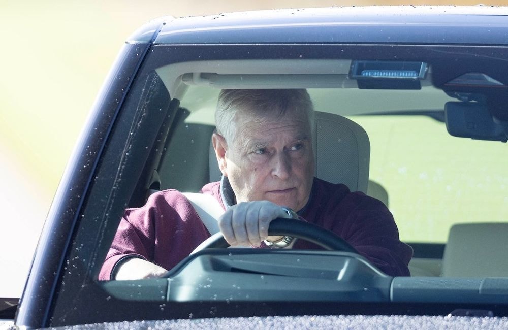 Prince Andrew en danger : un homme arrêté près de chez lui avec une arme